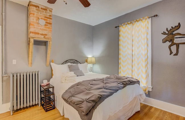 Downtown Practical & Pet-friendly Easy & Sensible - Photo 4