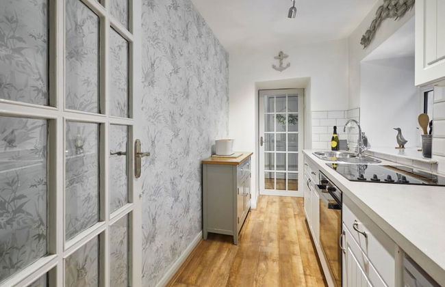 Host Stay Camwy Cottage - Photo 10