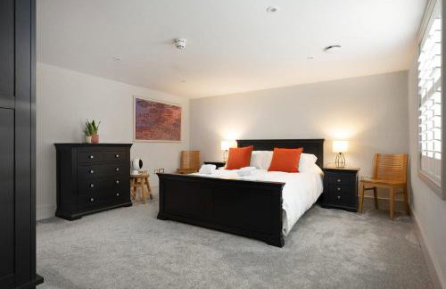 Period Henley 2 bed apt with parking for 1 car - Foto 6