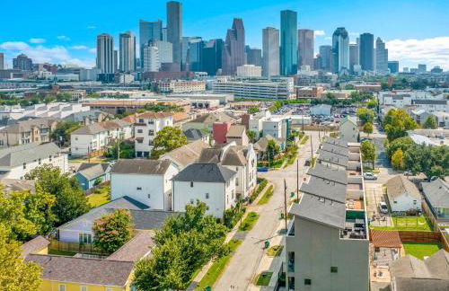 Luxury Oasis: Houston Rooftop Skyline - Foto 8