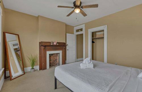 Your Central Columbus Retreat Awaits 5 BR 2 Bath - Foto 27