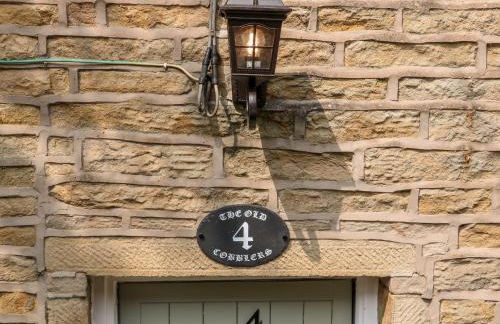 The Old Cobblers - Photo 3