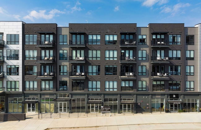 Walkable Midtown Location Modern Amenities, Pool & Gym Anthem by Avantstay - Foto 41