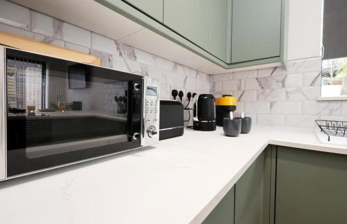 Chic 2 Bed Flat near Central Cardiff - Photo 12