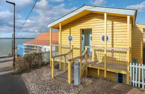 The Deck House - Seafront Upside-Down House with Solent Views, Gurnard - Foto 33