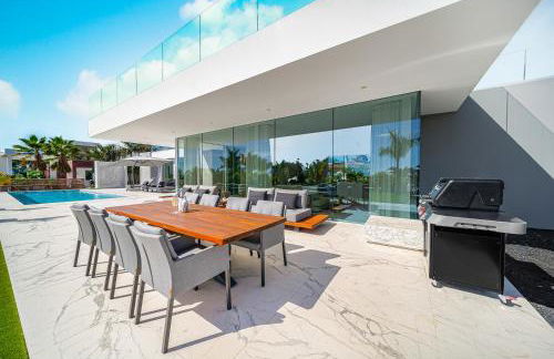 Luxury Villa with Heated Pool & Jacuzzi Near Costa Adeje Golf - Photo 11