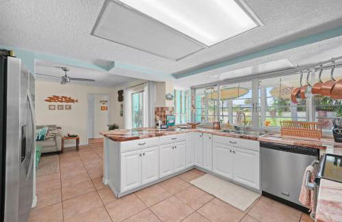 Golf Cart-Jacuzzi-Surfing Abode on Hutchinson Island - Foto 24