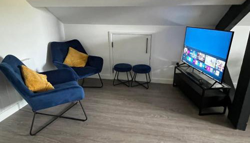 Loft studio apartment, BL, Town Centre, Secure gated parking option, Modern, fresh and spacious living, Netflix ready TV, Wifi - Foto 4
