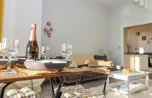 The Old Spy Headquarters - Foto 12