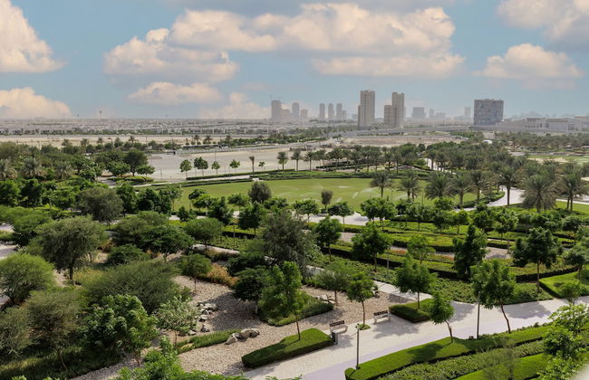 Luxurious Dubai Hills with balcony park view - Photo 33