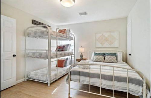 Beach house with large deck and patio - Foto 21