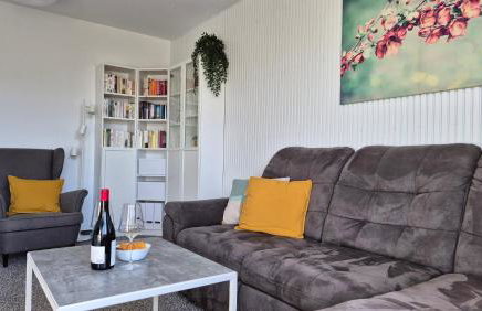 geräumige, moderne Ferienwohnung mit PKW- und Fahrradstellplatz - FeWo Nordland - Photo 2