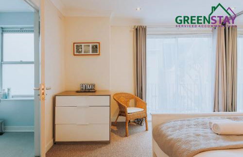 "The Penthouse Newquay" by Greenstay Serviced Accommodation - Spacious 3 Bed 3 Bath Apt with Sea Views, Sun Terrace & Private Parking - Perfect For Families, Small Groups & Business Travellers - 5 Mins To Beaches, Shops & Restaurants - Dog Friendly - Foto 48