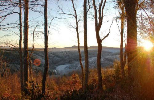 Cabin Near Boone with Hot Tub and Mountain Views - Foto 36
