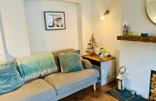 Fantastic Value Beautiful Cottage Close to the Sea Great Interior and Space - Photo 19