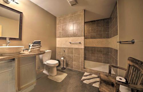 Peaceful Custom Carbondale Home with Deck, Near SIU! - Foto 23