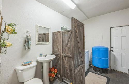 Hill Country Getaway Near San Marcos River home - Photo 25