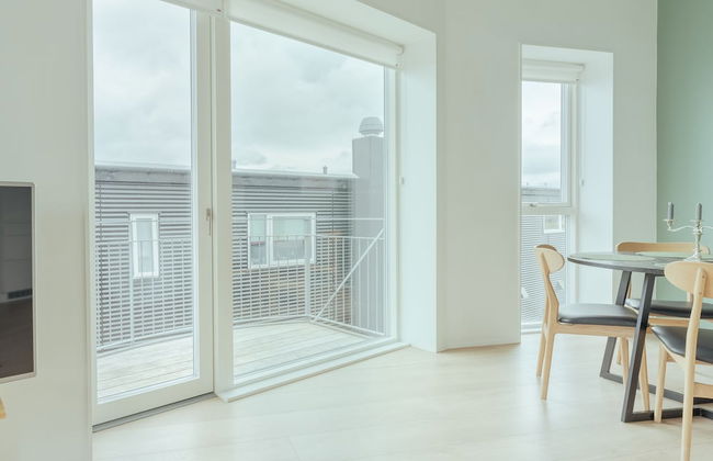 Delightful 2 Bedroom Apt | Balcony | Parking - Foto 12