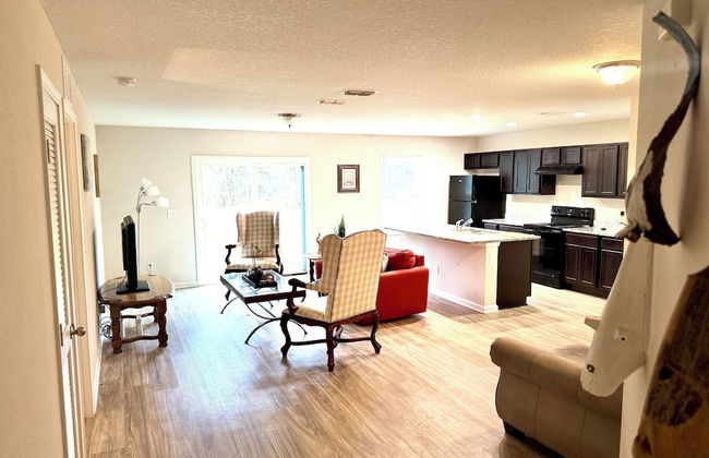 3 Bed Home 5 Mins to JAX Airport & Zoo - Foto 23