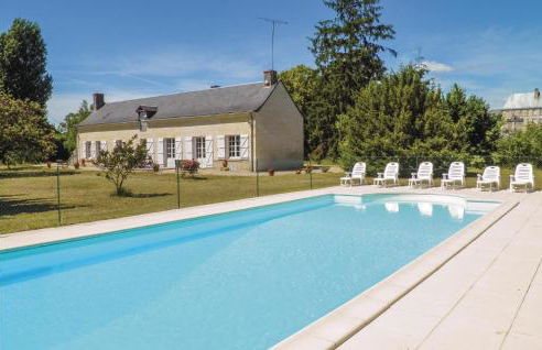 4 Bedroom Amazing Home In Bourgueil - Foto 1