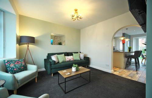 Luxury Bungalow, 3 bedrooms, 5 beds, sleeps 8, transport links, parking, Wi-Fi - Foto 13