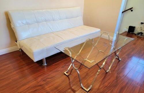 3 bedroom apartment by the MrC Hotel and 5 minutes to Rodeo Drive WiFi TV Patio walk to restaurants - Foto 12