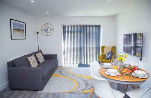 Bridge Court by Sterling Edge Apartments - Luxury Aparthotel - Stylish 1-bed Apartments - Balcony with Canal View or Private Garden - Free Parking - Foto 32