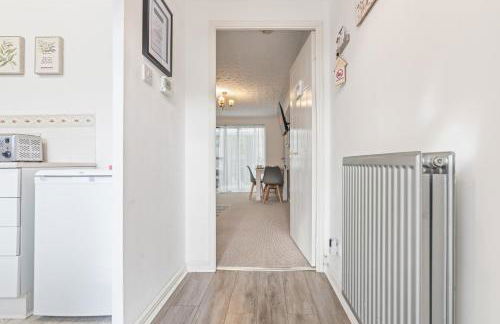 Central Peaceful Home with Parking, Wi-Fi and Garden - Foto 5