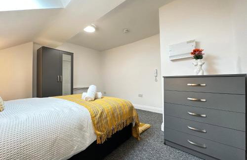 Cozy Two Bedroom Apt in Central Ilkeston with Netflix and Work-ready - Foto 20