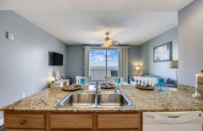 Splash Beach Resort by Book That Condo - Photo 43