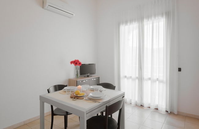 Stylish Residence Le Fontane 1 Bedroom Apartment Sleeps 3 Persons - Photo 1
