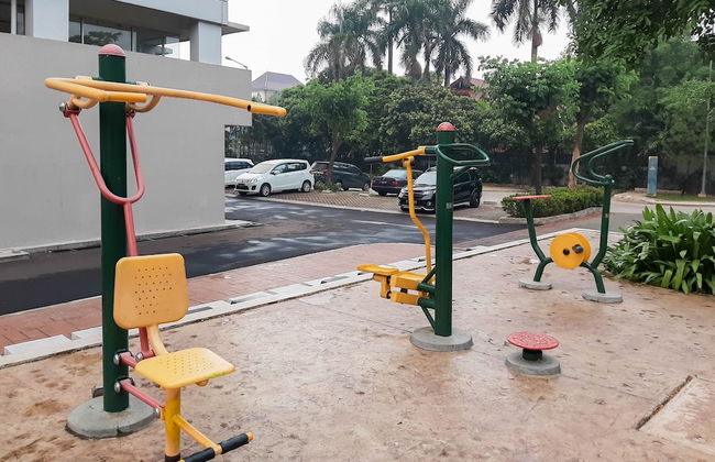 Tranquil 2BR Apartment at Bintaro Park View - Foto 13