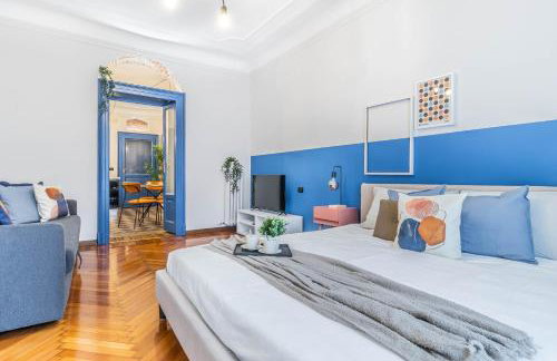 Elegant City Center Flat 5 Guests - M1 Metro - Fast Wi-Fi - AC & Balcony - Photo 1