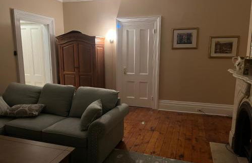 1 Br Private Victorian Apt in convenient City location on half acre sleeps 4 - Foto 23