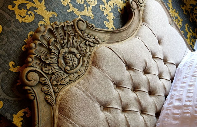 Sexy Luxurious Versace Apartment Near Sheffield - Photo 15