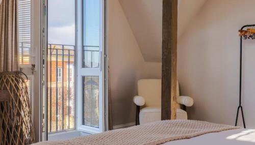 Spacious Luxury Penthouse, 2BR, Private Parking - By Tempstay - Foto 4