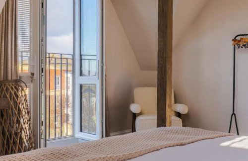 Spacious Luxury Penthouse, 2BR, Private Parking - By Tempstay - Photo 4