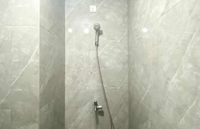 Restful And Tidy Studio Sayana Bekasi Apartment - Photo 16