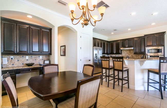 Elegant 5 BD, 5 BH Villa - Foto 42