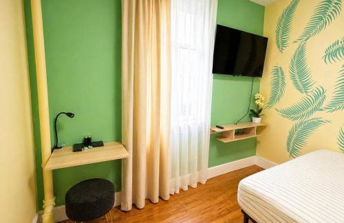 Lemon Vibes room in Guesthouse - Photo 4