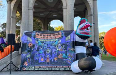 It’s Showtime-Book Lally’s House! Steps to Common! - Foto 13