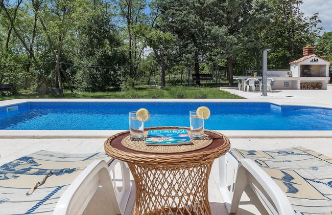 Large Holiday Home With Swimming Pool - Foto 21