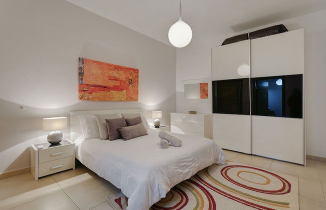 Luxury Apt With Side Seaviews and Pool, Best Location - Foto 5