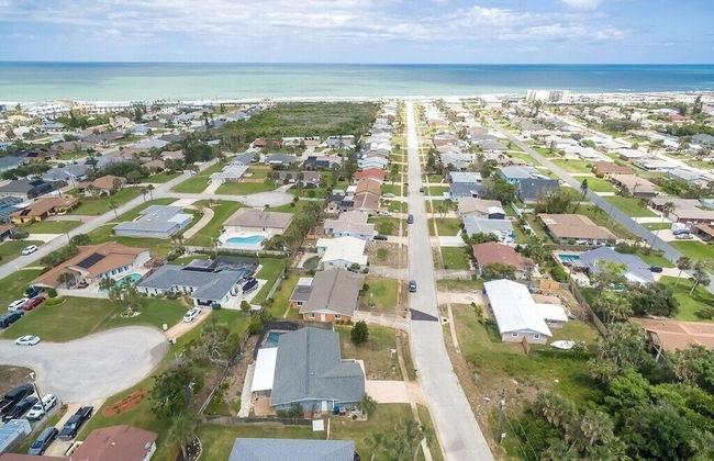 Amazing Pet Friendly 3 Bed House - Heated Pool 3 Bedroom Home by RedAwning - Foto 32