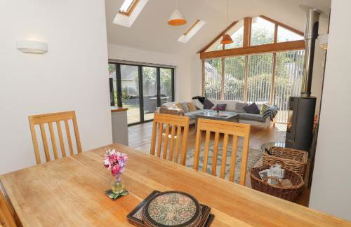 Guildford Farmhouse - Photo 14