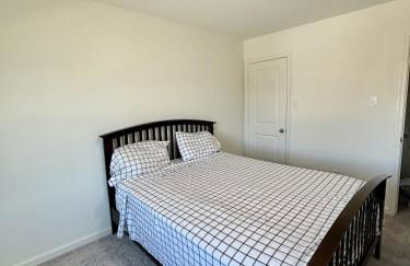 Cozy Modern Retreat, Comfortable and Spacious - Foto 10