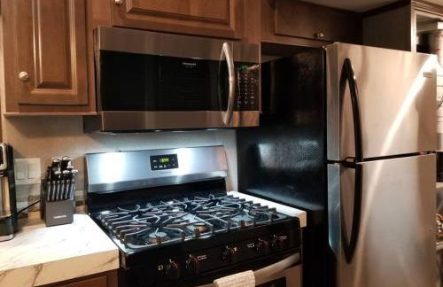 Tiny home with hammock loft BBQ and yard - Foto 13