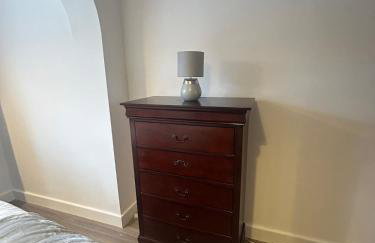 Peaceful 2-Bed Bungalow with Garden & Parking in Bramley Village, Rotherham - Foto 31