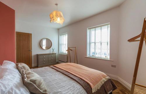 Spacious 2-Bed Flat with Panoramic Views - Foto 6