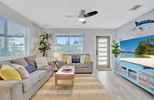 Eagle's Way with Firepit Heated Pool and Sunroom Near BEACH - Foto 53